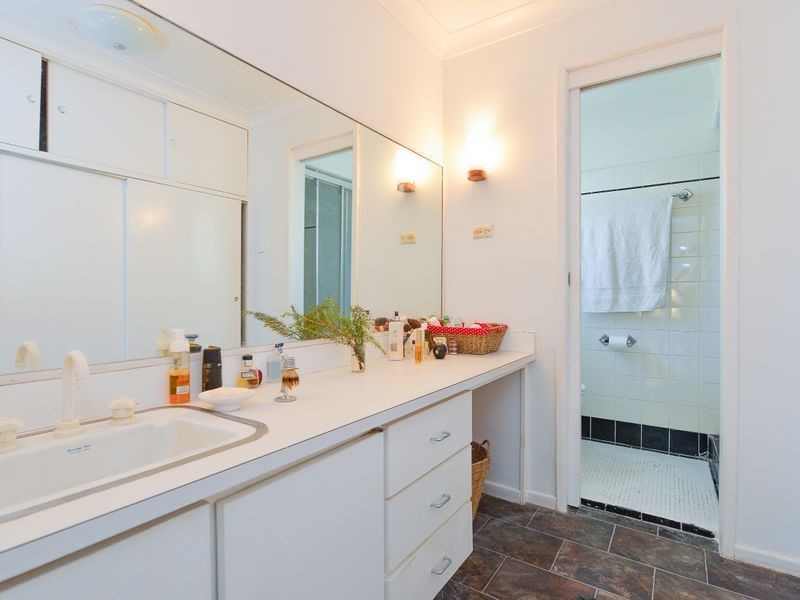 12 Boyne Crescent, West Gladstone QLD 4680