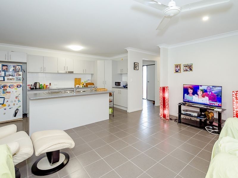 6 Walnut Street, New Auckland QLD 4680