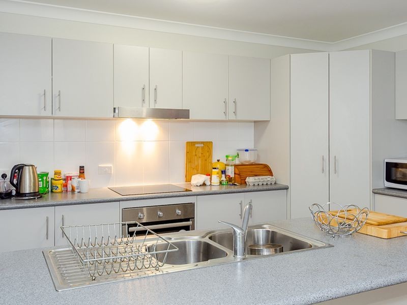 6 Walnut Street, New Auckland QLD 4680