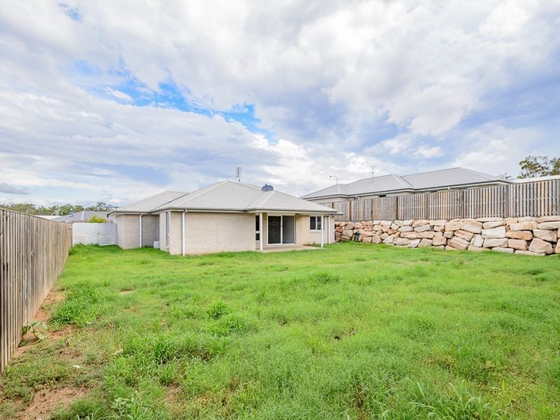 14 Jardine Crescent, Boyne Island QLD 4680
