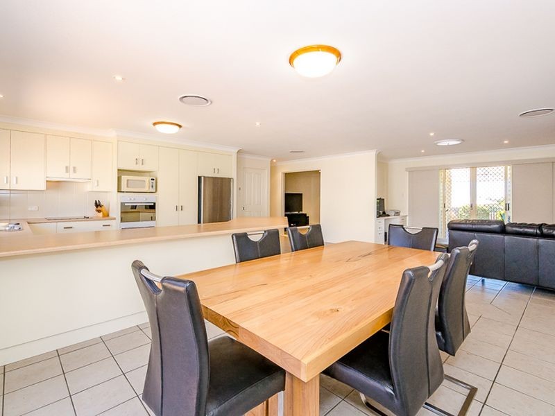 11 Buckingham Court, Telina QLD 4680