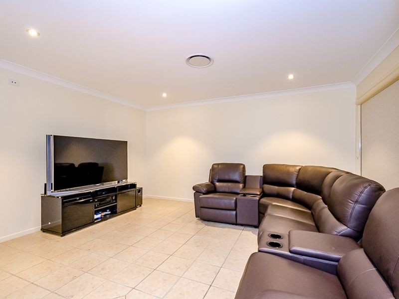 11 Buckingham Court, Telina QLD 4680
