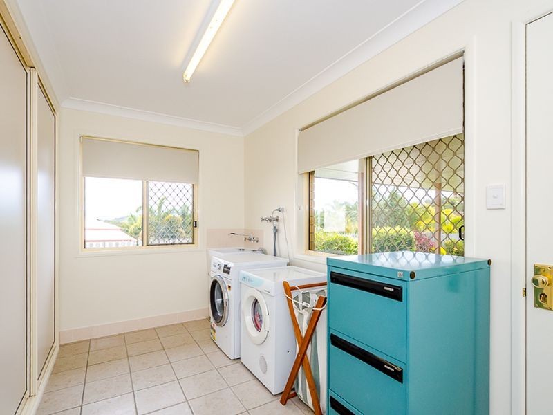 11 Buckingham Court, Telina QLD 4680