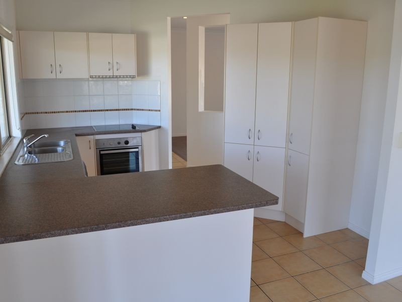 18 Viewpoint Way, New Auckland QLD 4680