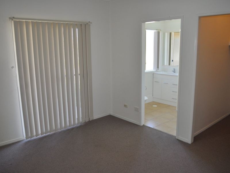 18 Viewpoint Way, New Auckland QLD 4680