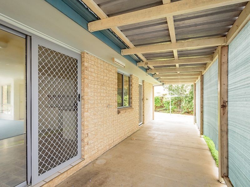 21 Curtis avenue, Boyne Island QLD 4680