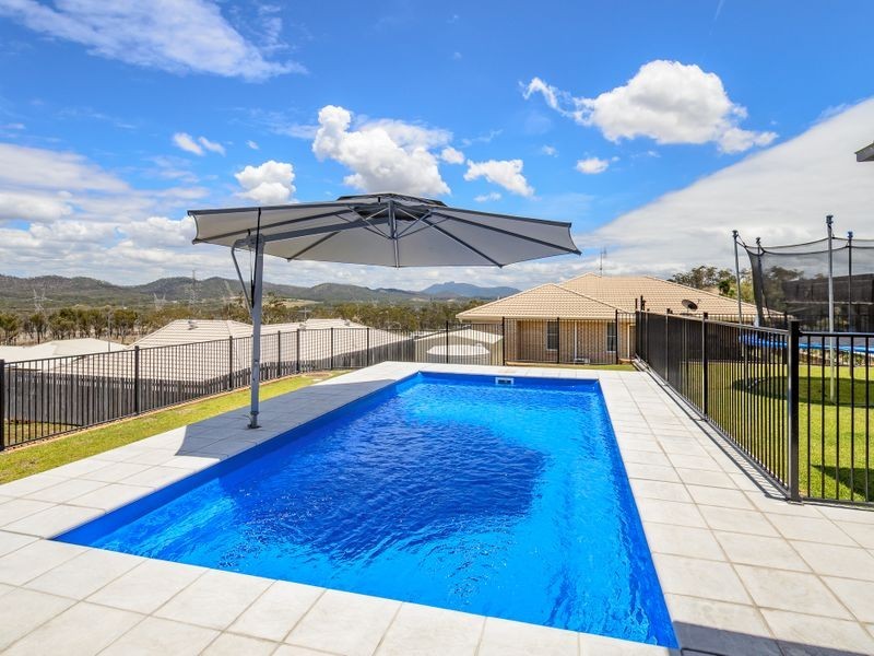31 Dartmouth Close, Clinton QLD 4680