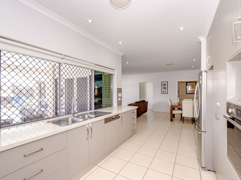 31 Dartmouth Close, Clinton QLD 4680