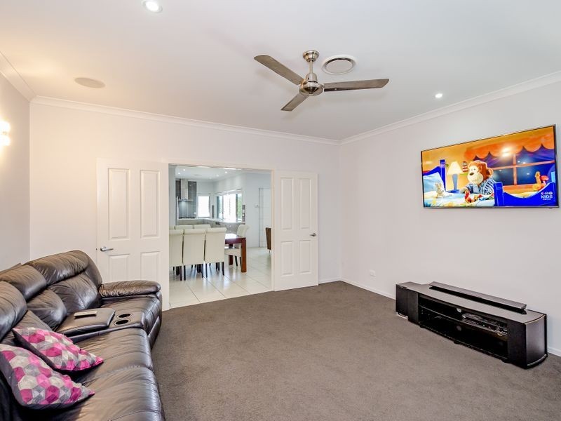 31 Dartmouth Close, Clinton QLD 4680