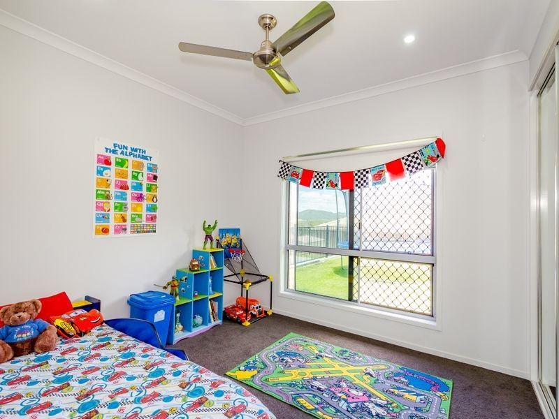 31 Dartmouth Close, Clinton QLD 4680
