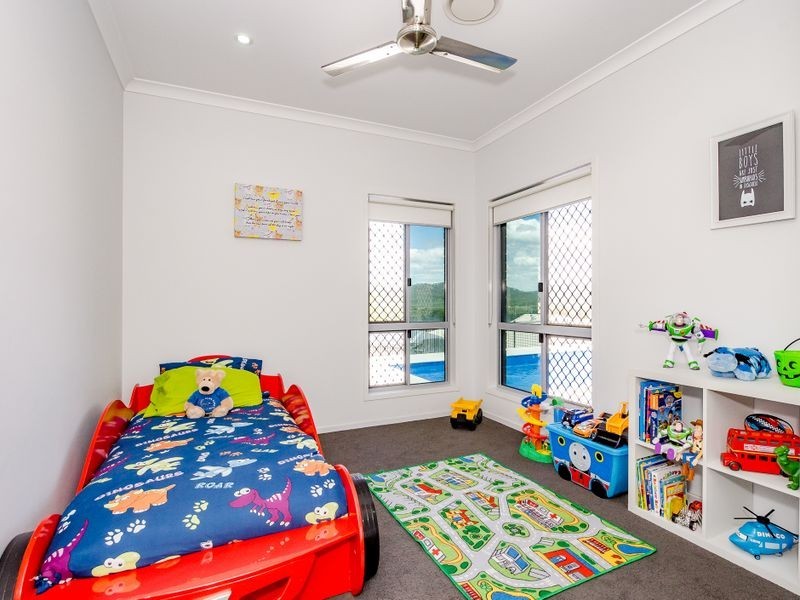 31 Dartmouth Close, Clinton QLD 4680