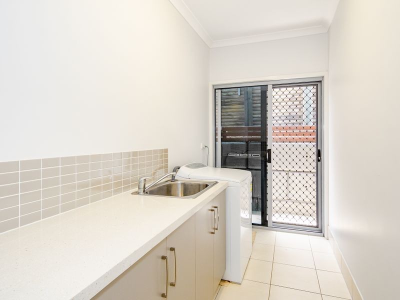31 Dartmouth Close, Clinton QLD 4680