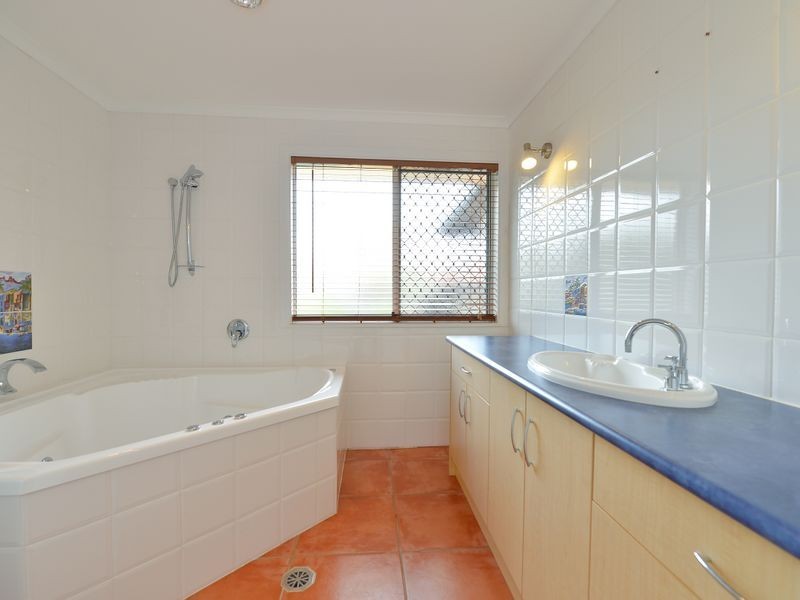 7 Columbia Avenue, Clinton QLD 4680