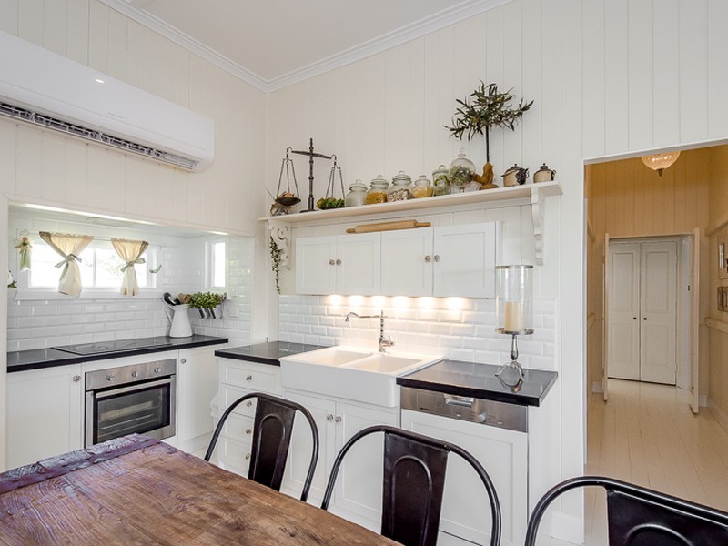 17 Scenery Street, West Gladstone QLD 4680