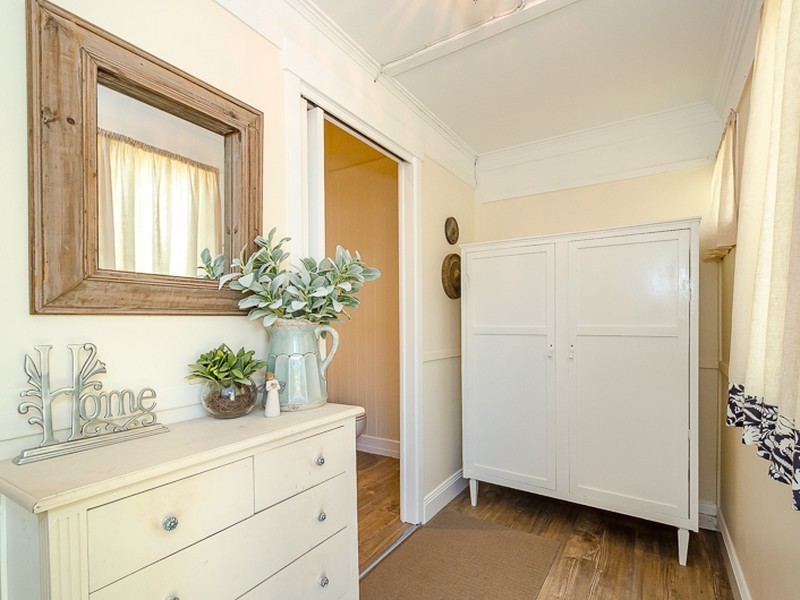 17 Scenery Street, West Gladstone QLD 4680