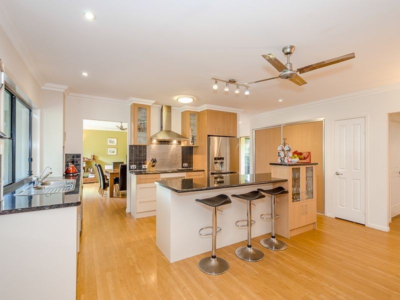 15 Ronald Crescent, Benaraby QLD 4680