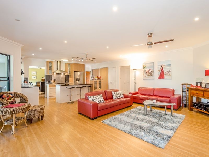 15 Ronald Crescent, Benaraby QLD 4680