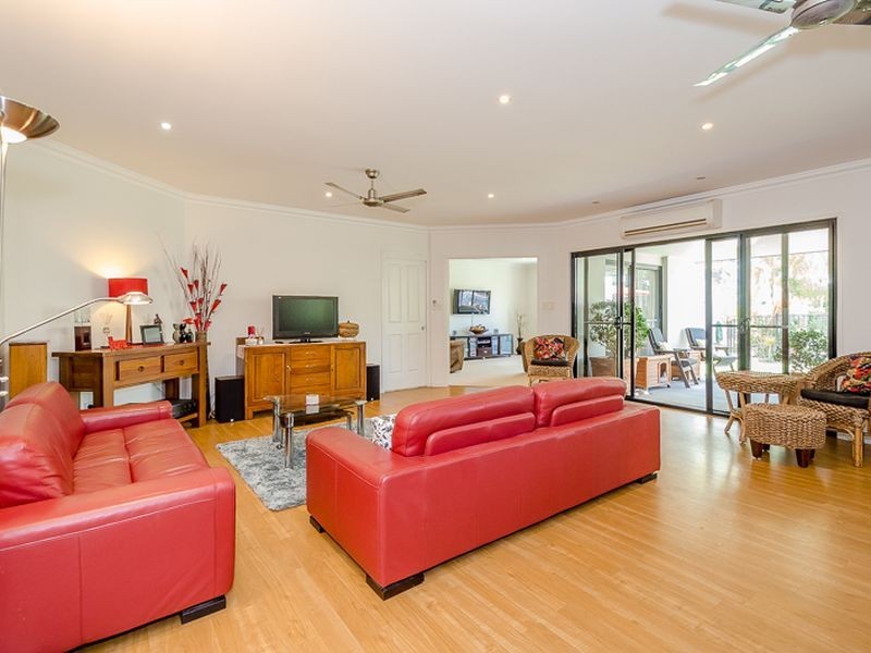 15 Ronald Crescent, Benaraby QLD 4680