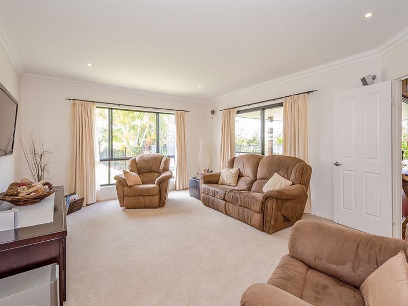 15 Ronald Crescent, Benaraby QLD 4680