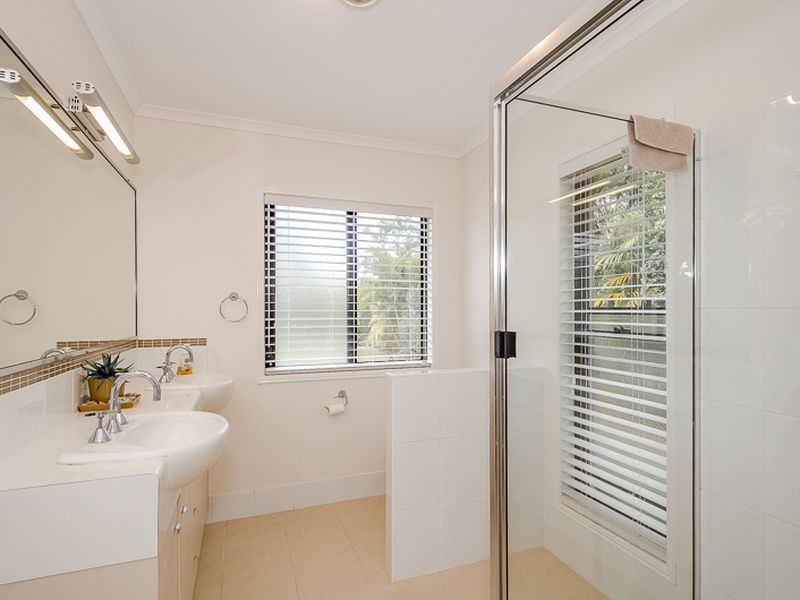 15 Ronald Crescent, Benaraby QLD 4680