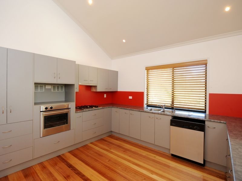 18 Llewellyn Close, Clinton QLD 4680