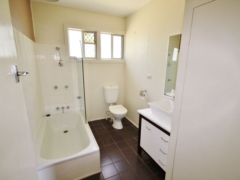 57 Flinders Street, West Gladstone QLD 4680