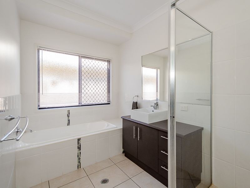 13 Sanctuary Place, South Gladstone QLD 4680