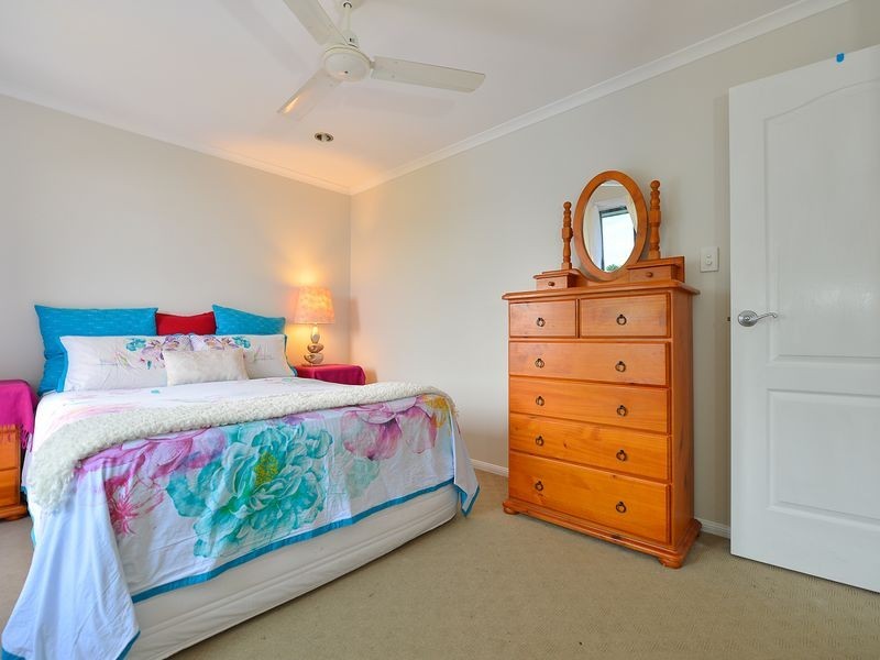 6 Southern Cross Close, Telina QLD 4680
