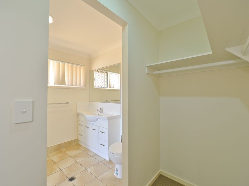 5 Greengard Place, Kirkwood QLD 4680