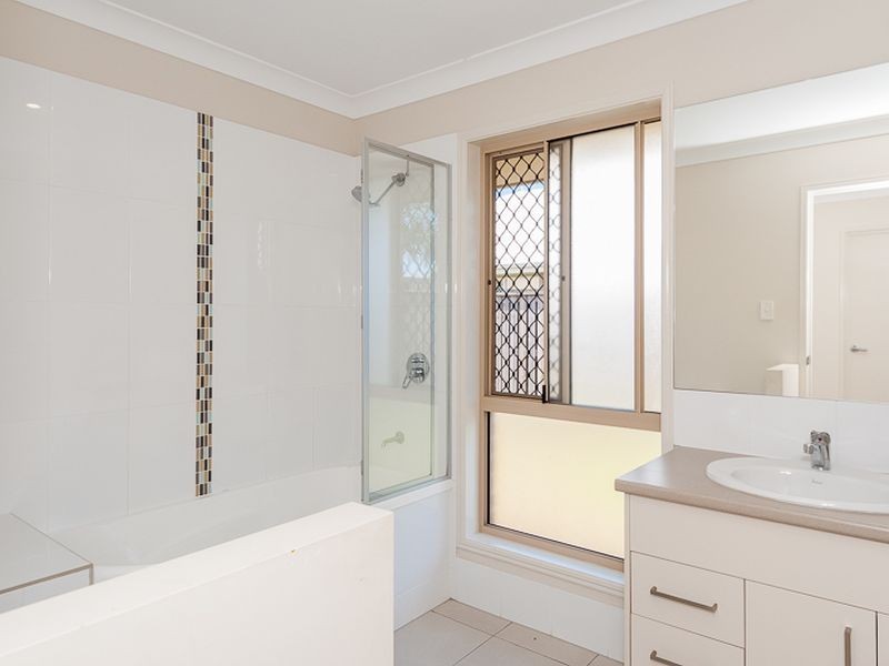 11 Bendee Street, Glen Eden QLD 4680