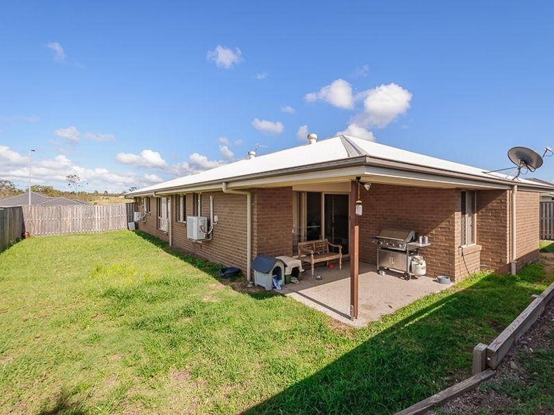 11 Bendee Street, Glen Eden QLD 4680