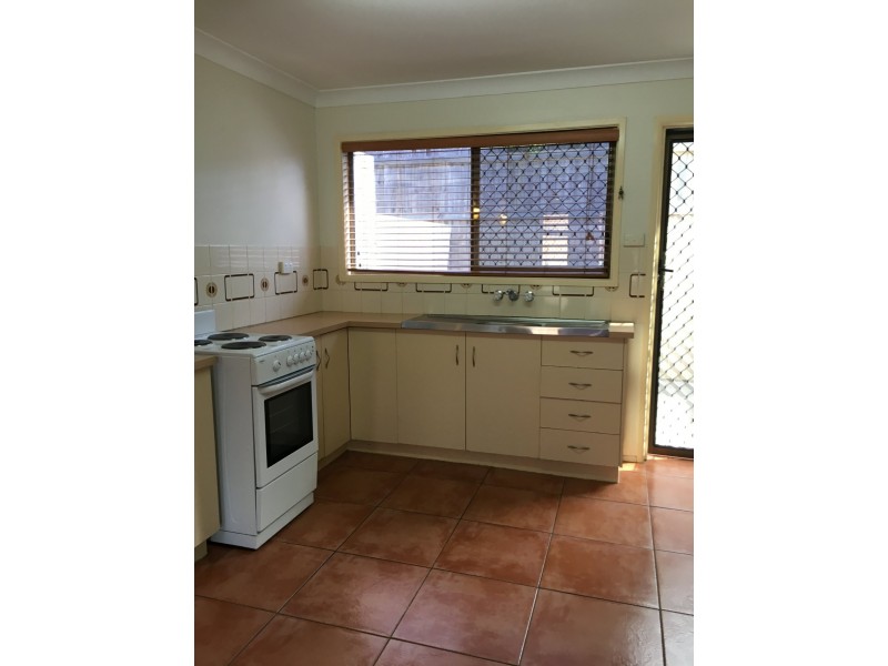 Unit 2/17 Roberts Street, South Gladstone QLD 4680