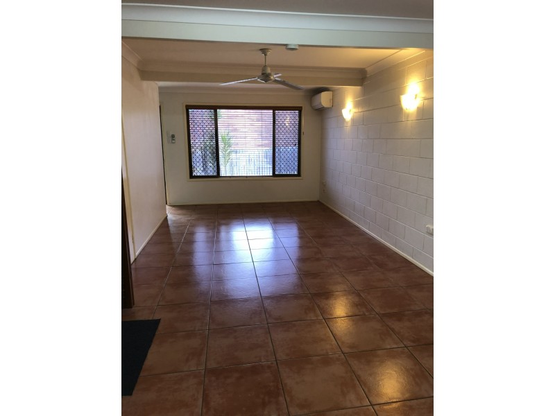 Unit 2/17 Roberts Street, South Gladstone QLD 4680