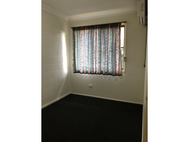 Unit 2/17 Roberts Street, South Gladstone QLD 4680