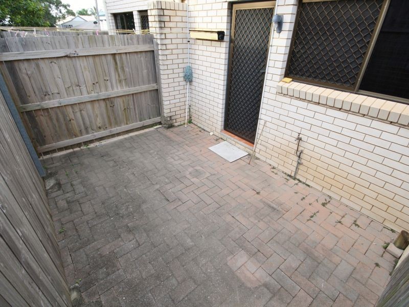 Unit 2/17 Roberts Street, South Gladstone QLD 4680