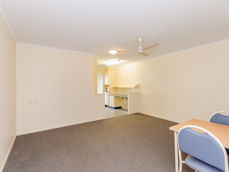 8/8 Wicks Street, New Auckland QLD 4680