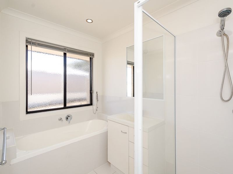 27 Stoneybrook Drive, Glen Eden QLD 4680