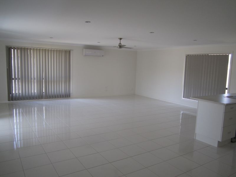 10 Giles Street, Glen Eden QLD 4680