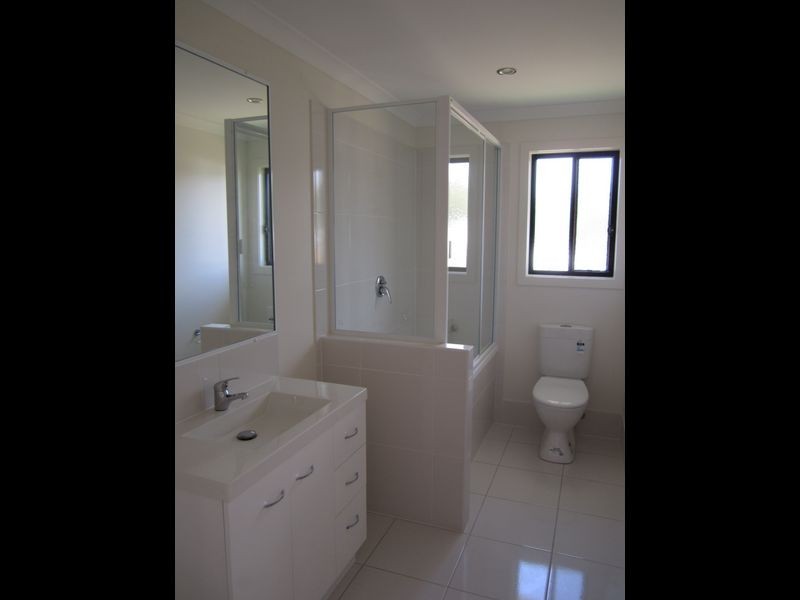 10 Giles Street, Glen Eden QLD 4680