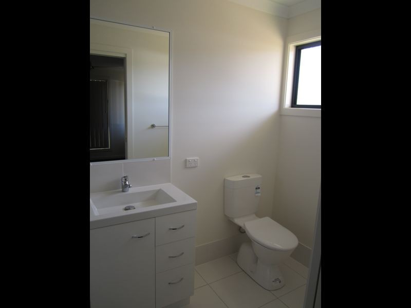 10 Giles Street, Glen Eden QLD 4680