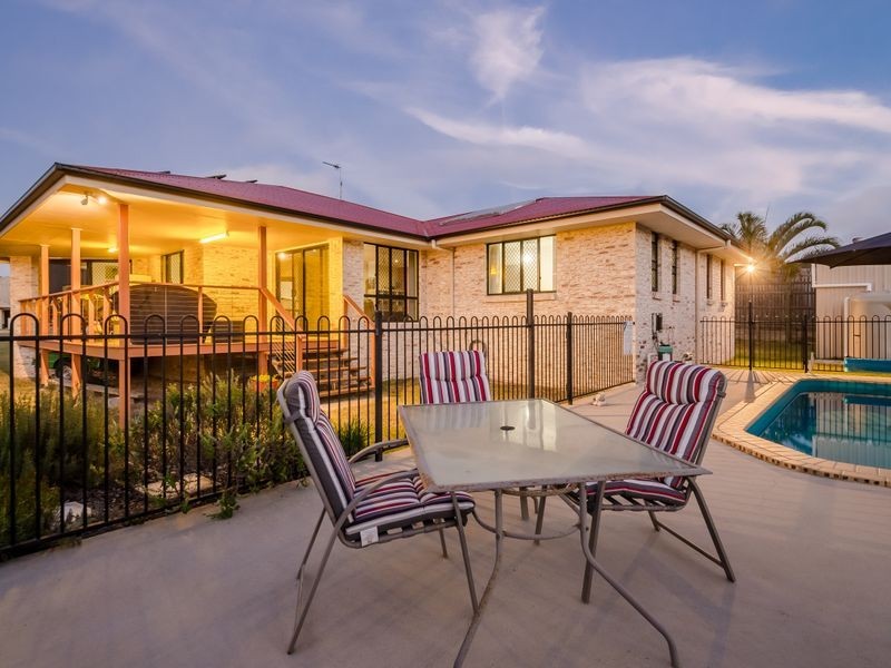 30 Reinaerhoff Crescent, Glen Eden QLD 4680
