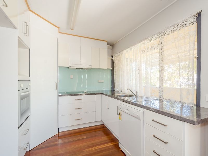 22 Allunga Drive, Glen Eden QLD 4680