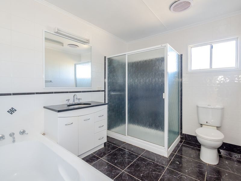 22 Allunga Drive, Glen Eden QLD 4680