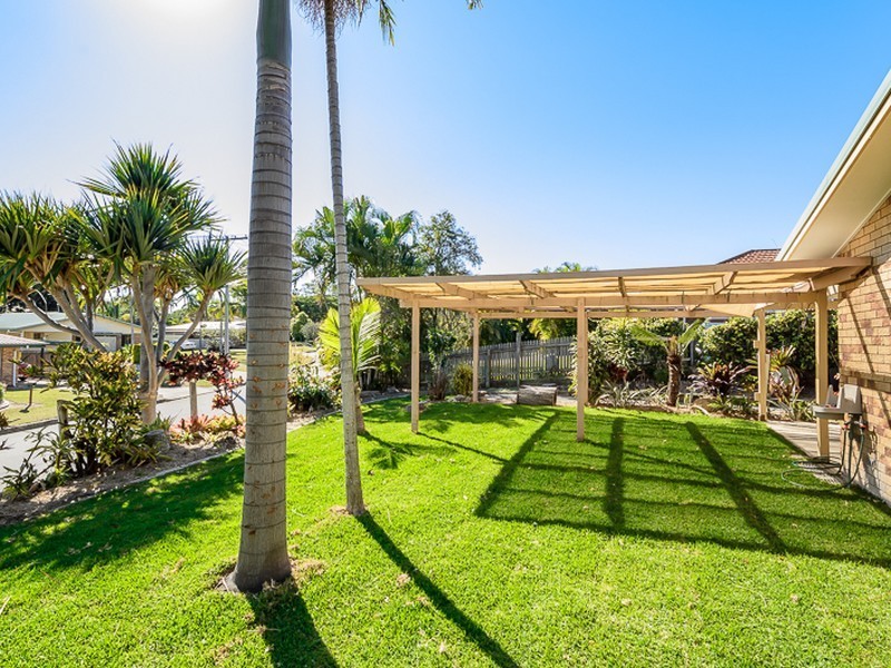 12 Luton Street, Telina QLD 4680