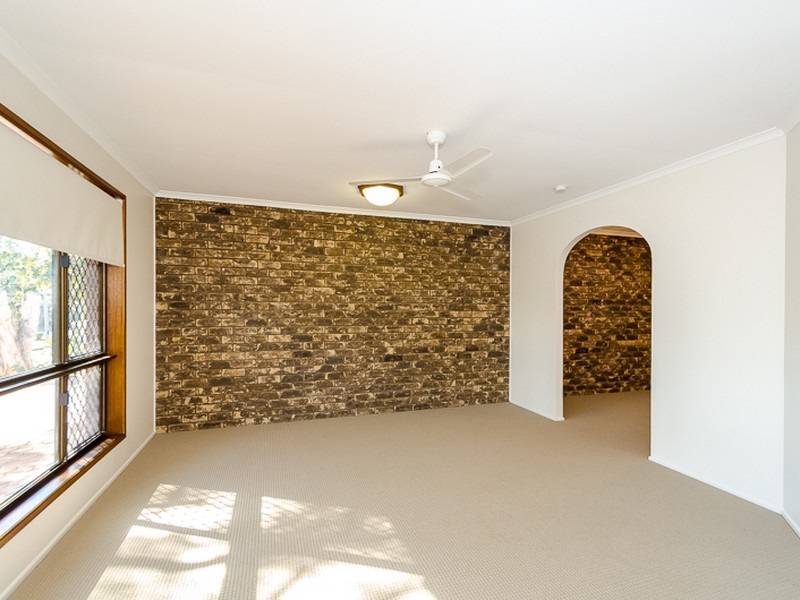 12 Luton Street, Telina QLD 4680