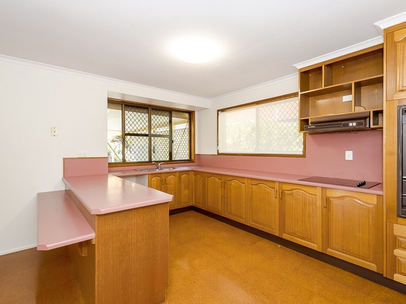 12 Luton Street, Telina QLD 4680