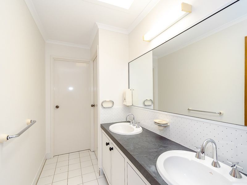 12 Luton Street, Telina QLD 4680