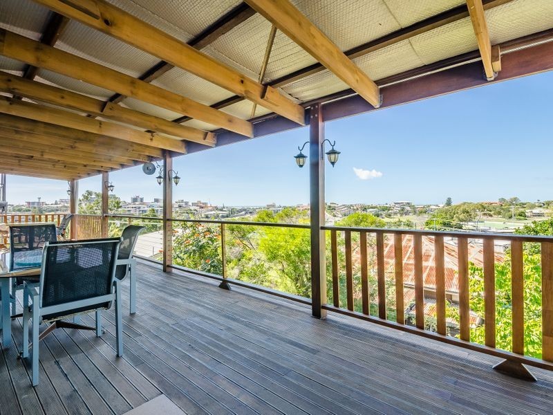 6 Bayne Street, West Gladstone QLD 4680