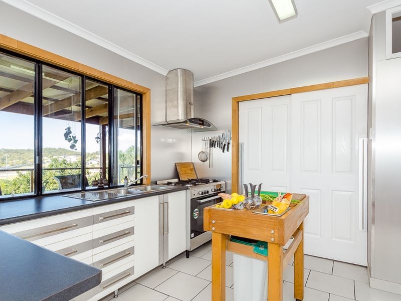 6 Bayne Street, West Gladstone QLD 4680