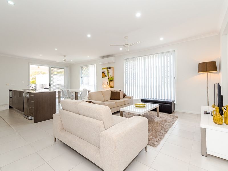 3 Bushlark Place, New Auckland QLD 4680